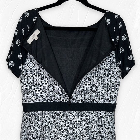 Ann Taylor Loft Black & White Geometric / Floral Print Dress Fit & Flare Size 10 - Picture 4 of 9